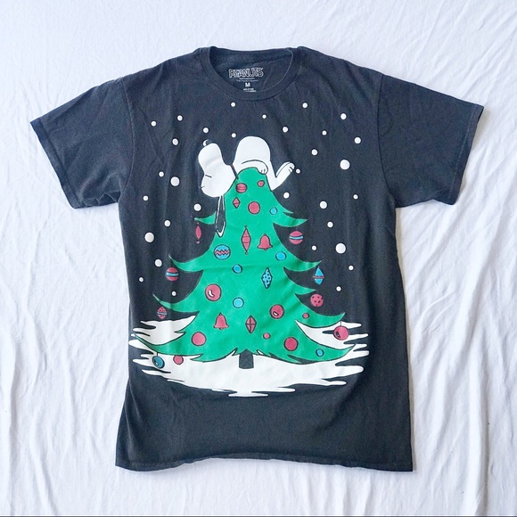 Peanuts Tops - Snoopy Christmas T-Shirt Peanuts Tops - Snoopy Christmas T-Shirt